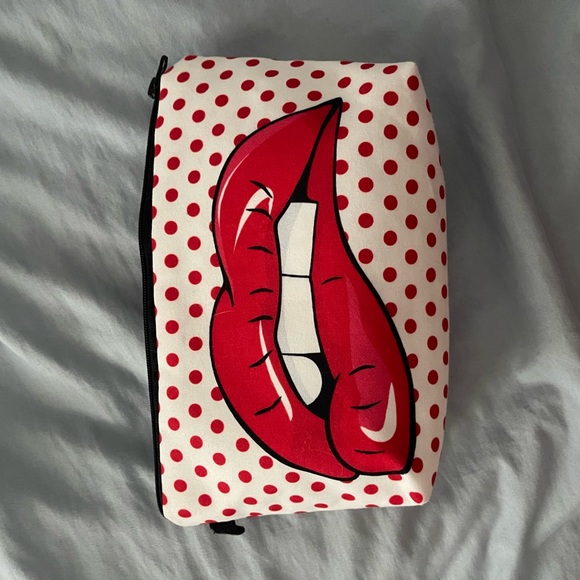 COPY - BRAND NEW MAKEUP BAG - Picture 3 of 4